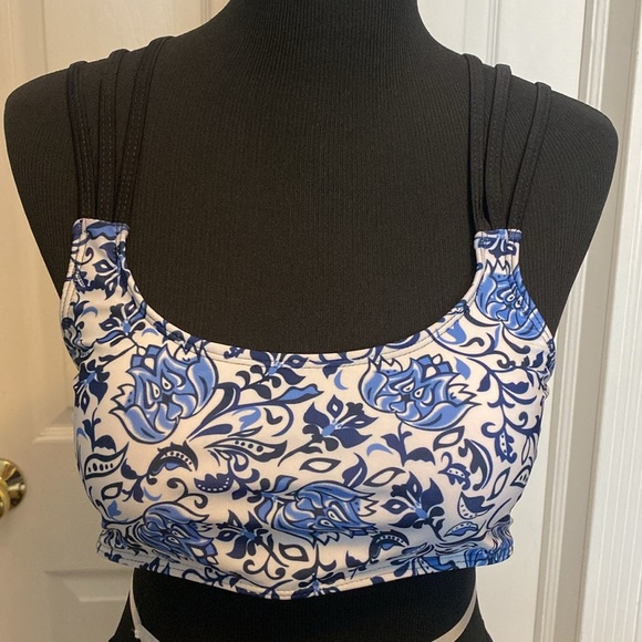 Women’s Two Piece Swimsuit Top and Boyshorts  White Blue Black sz L NWOT - Picture 2 of 6